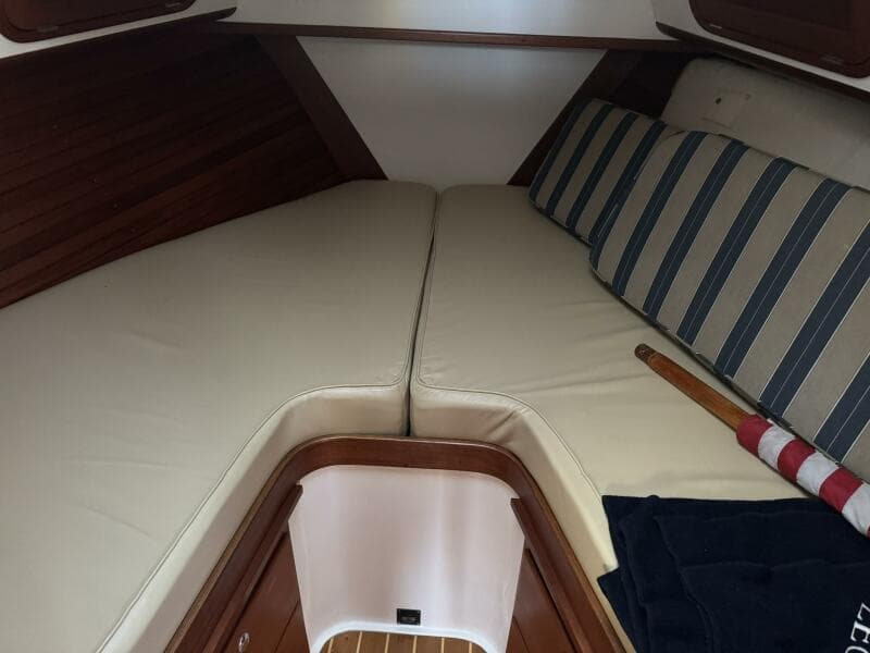 2001 Legacy Yachts Express