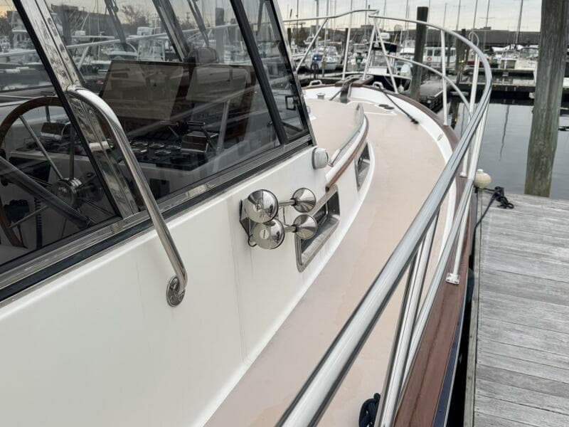 2001 Legacy Yachts Express