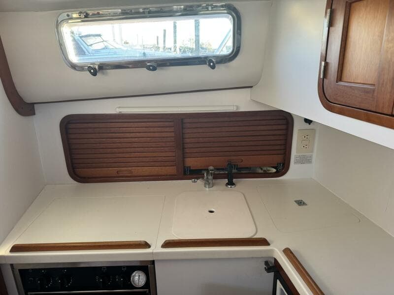 2001 Legacy Yachts Express