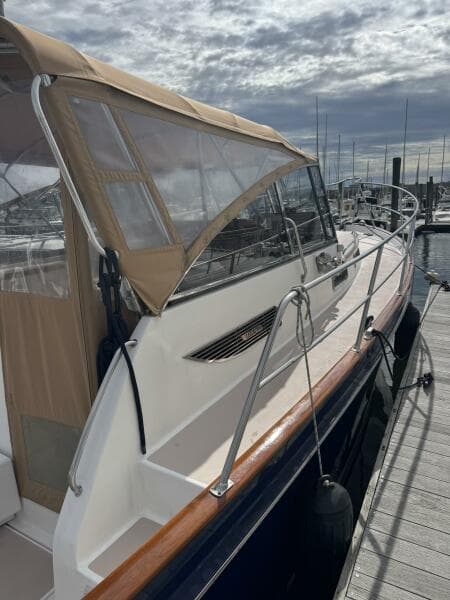 2001 Legacy Yachts Express