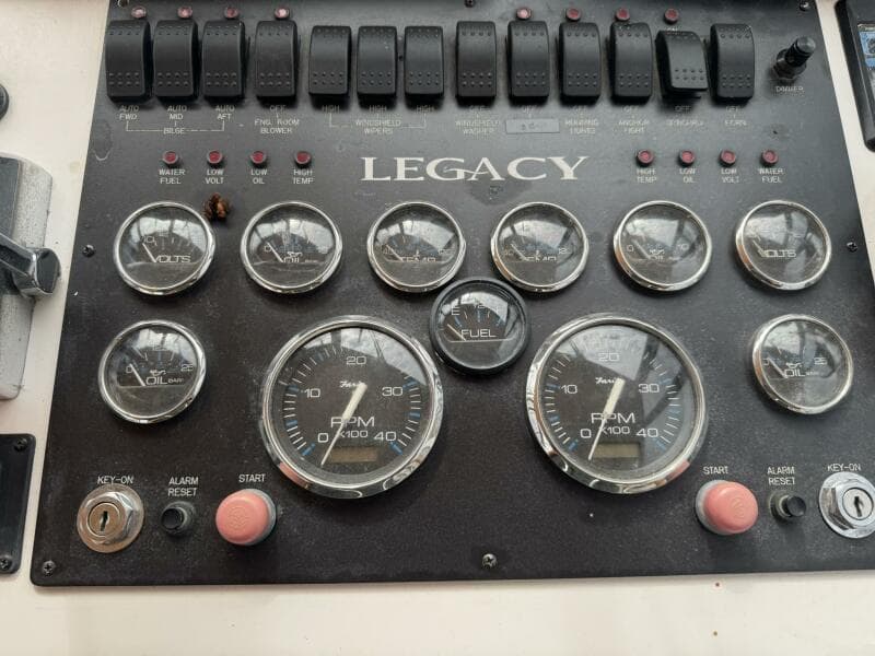 2001 Legacy Yachts Express