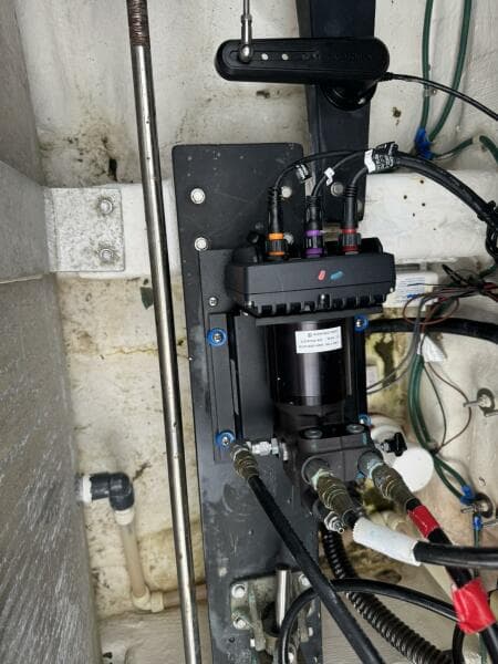 2001 Legacy Yachts Express