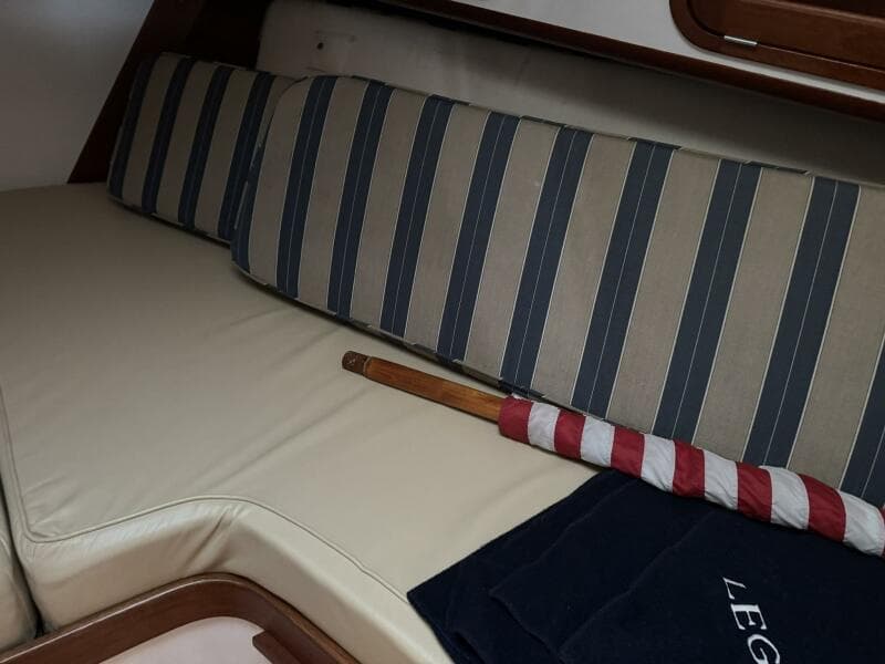 2001 Legacy Yachts Express