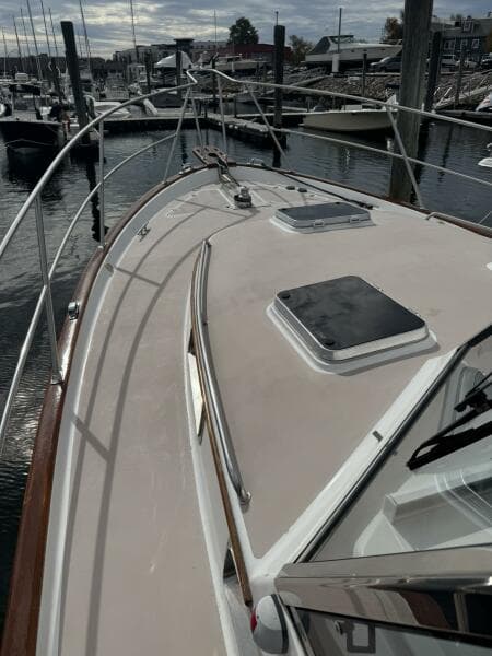 2001 Legacy Yachts Express