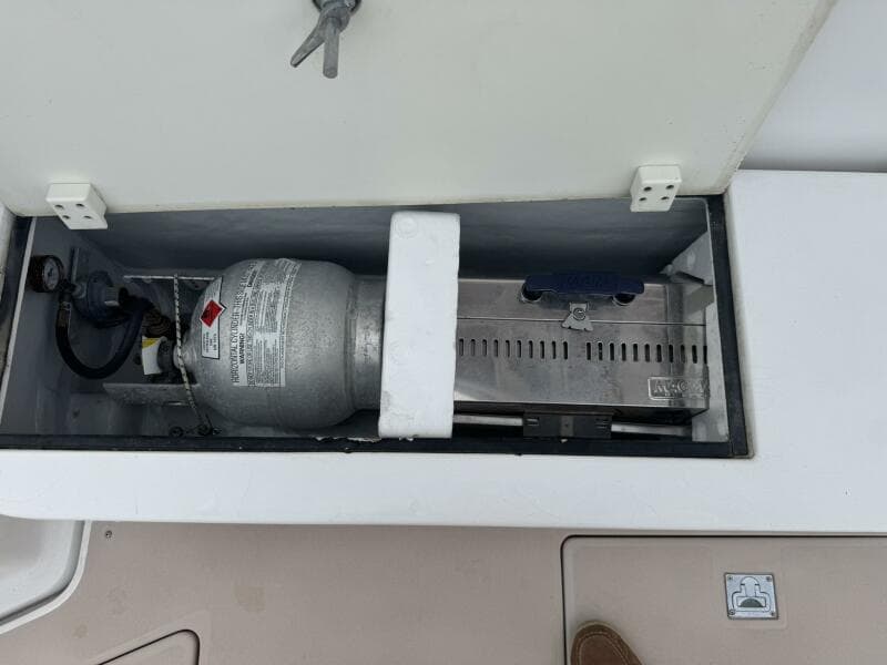 2001 Legacy Yachts Express