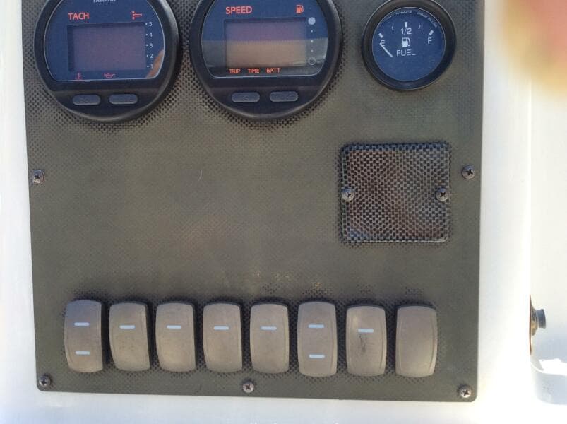 2005 Seaswirl Striper 