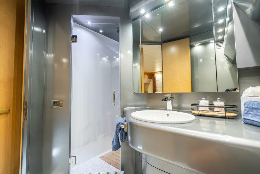 1991 Maiora Raised Pilothouse