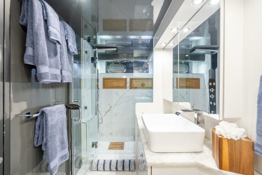 1991 Maiora Raised Pilothouse