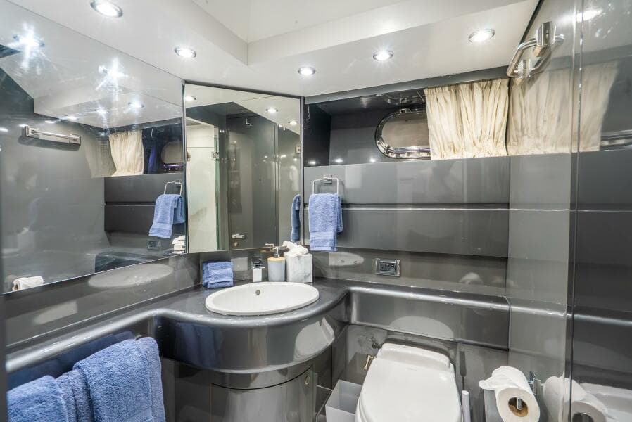 1991 Maiora Raised Pilothouse