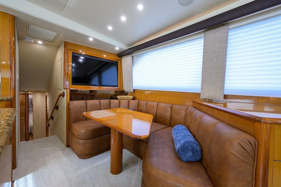 Viking 56 MATTER OF TIME - Dinette