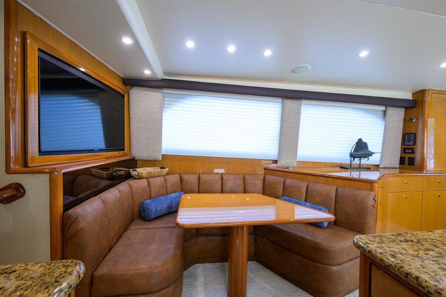 Viking 56 MATTER OF TIME - Dinette