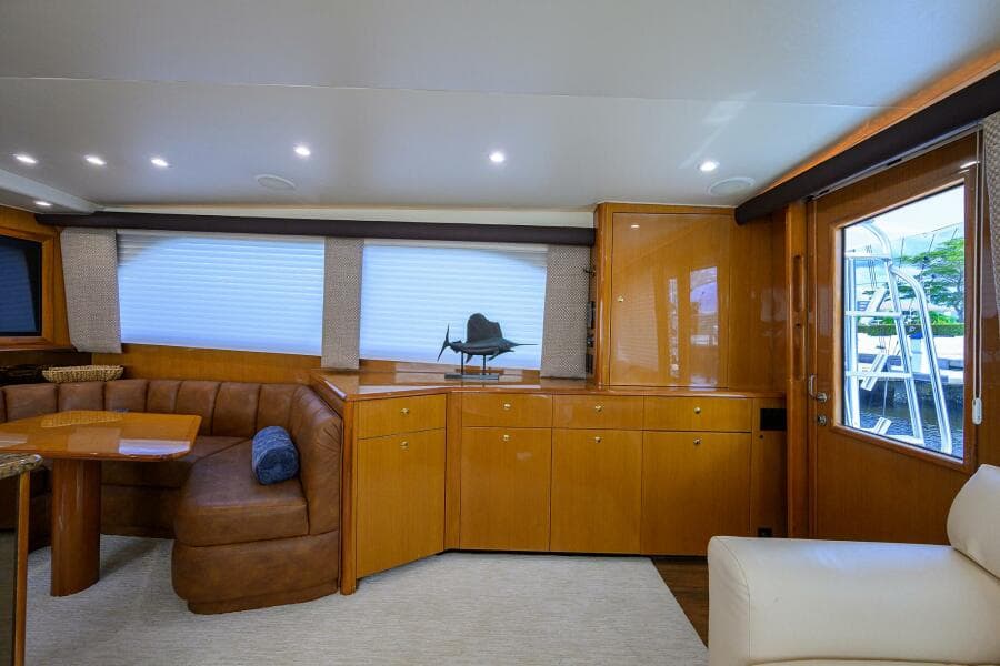 Viking 56 MATTER OF TIME - Salon