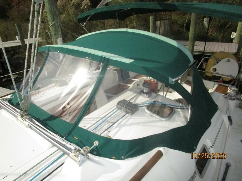 37' Beneteau dodger1