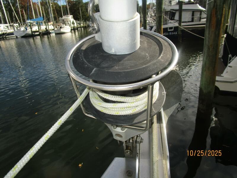 37' Beneteau roller furler