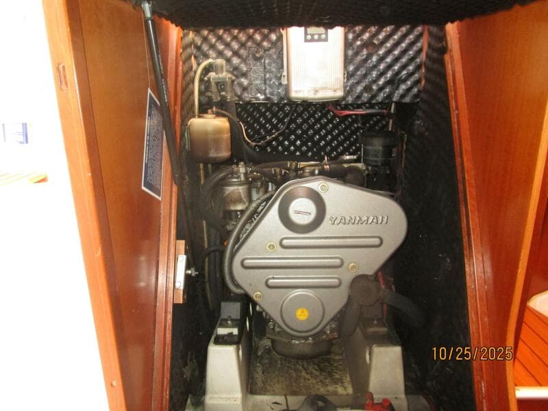 37' Beneteau auxiliary access