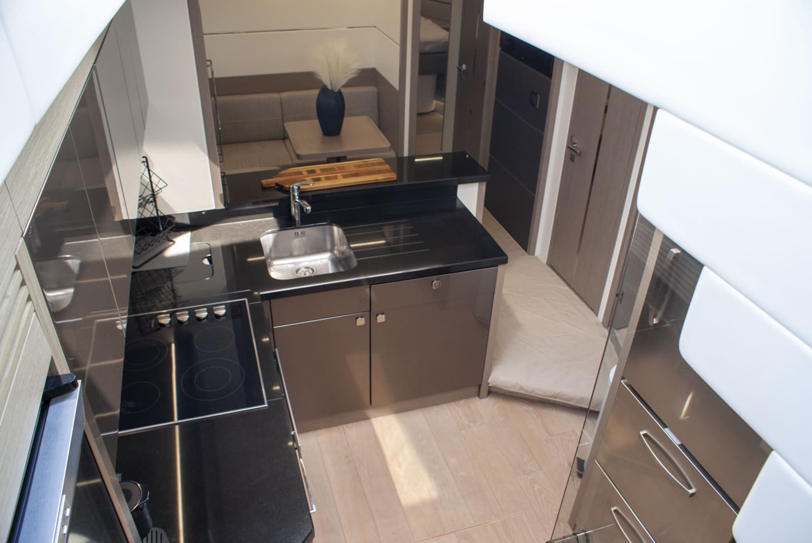 2020 Sunseeker 74 Sport Yacht - Photo 56