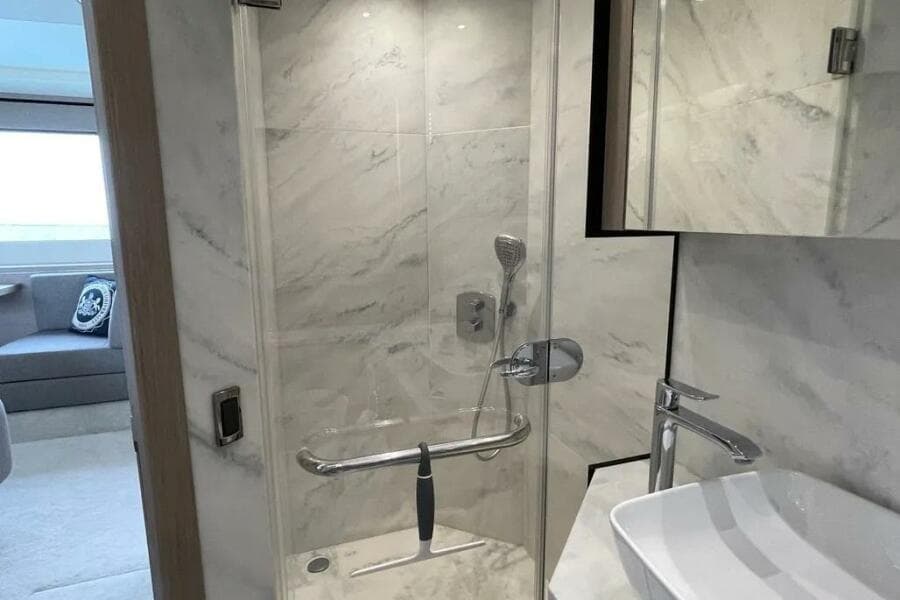 2020 Sunseeker 74 Sport Yacht