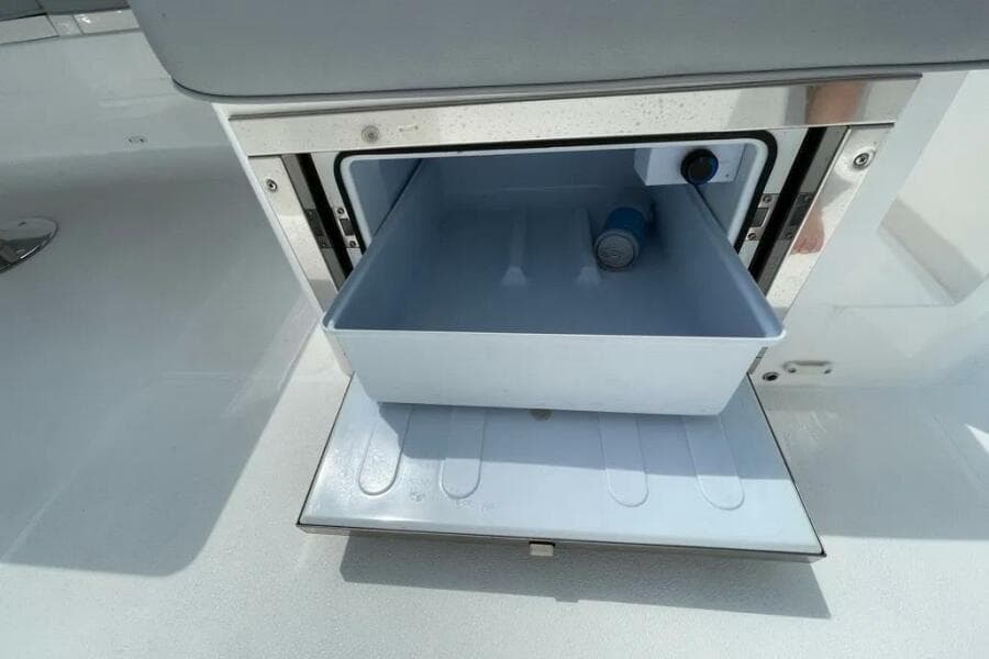 2020 Sunseeker 74 Sport Yacht