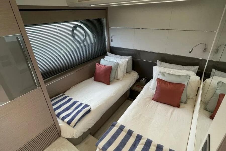2020 Sunseeker 74 Sport Yacht