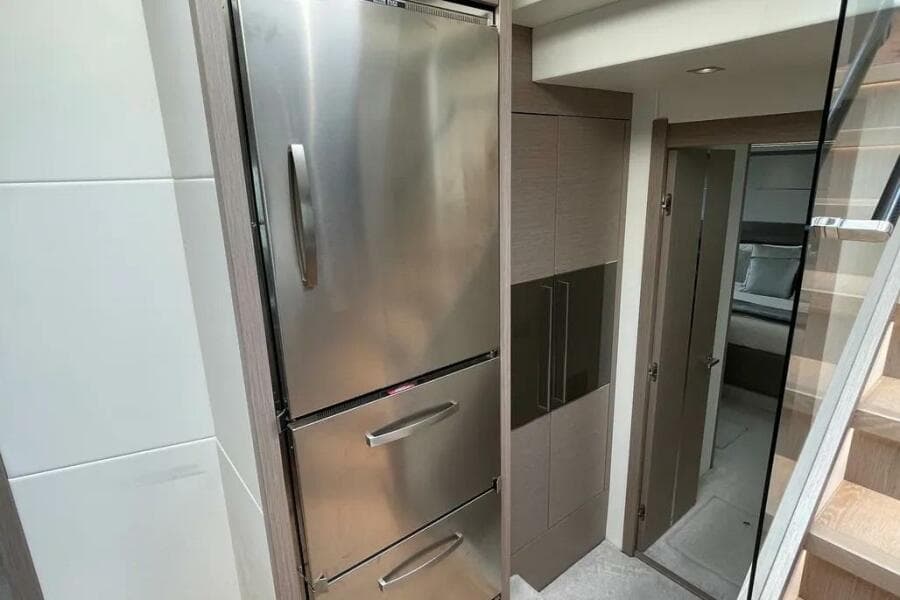 2020 Sunseeker 74 Sport Yacht