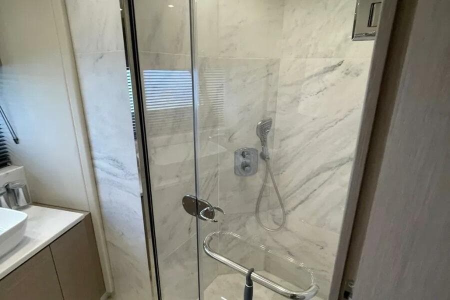 2020 Sunseeker 74 Sport Yacht