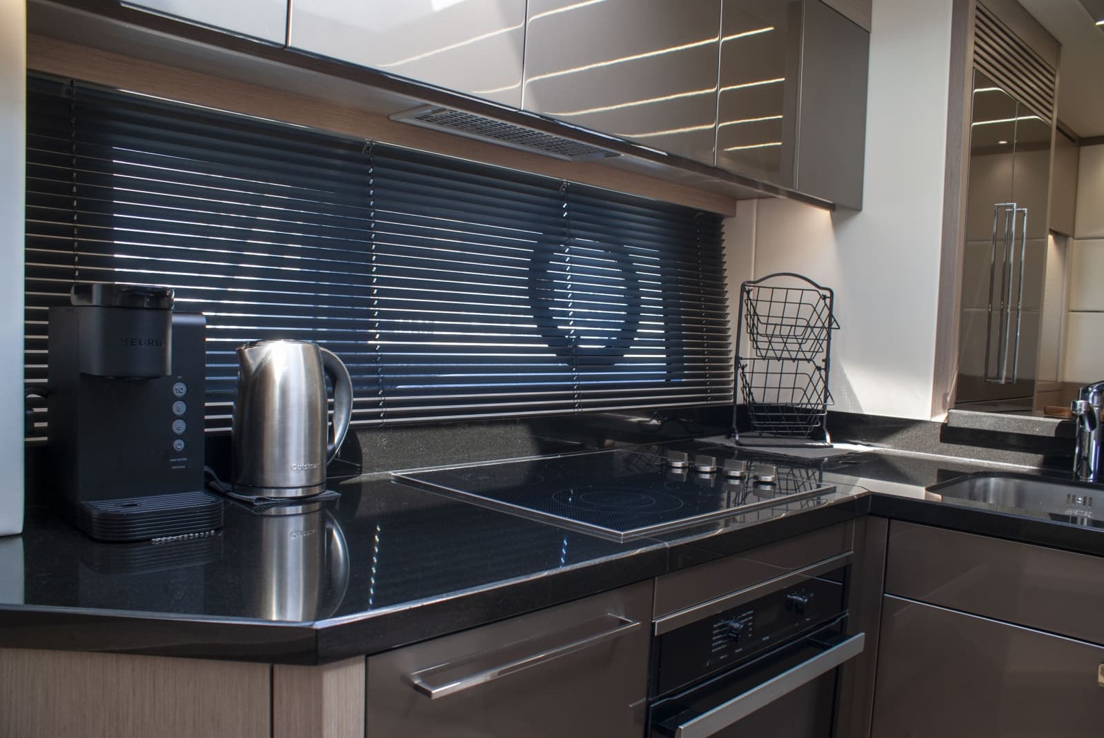2020 Sunseeker 74 Sport Yacht - Photo 59