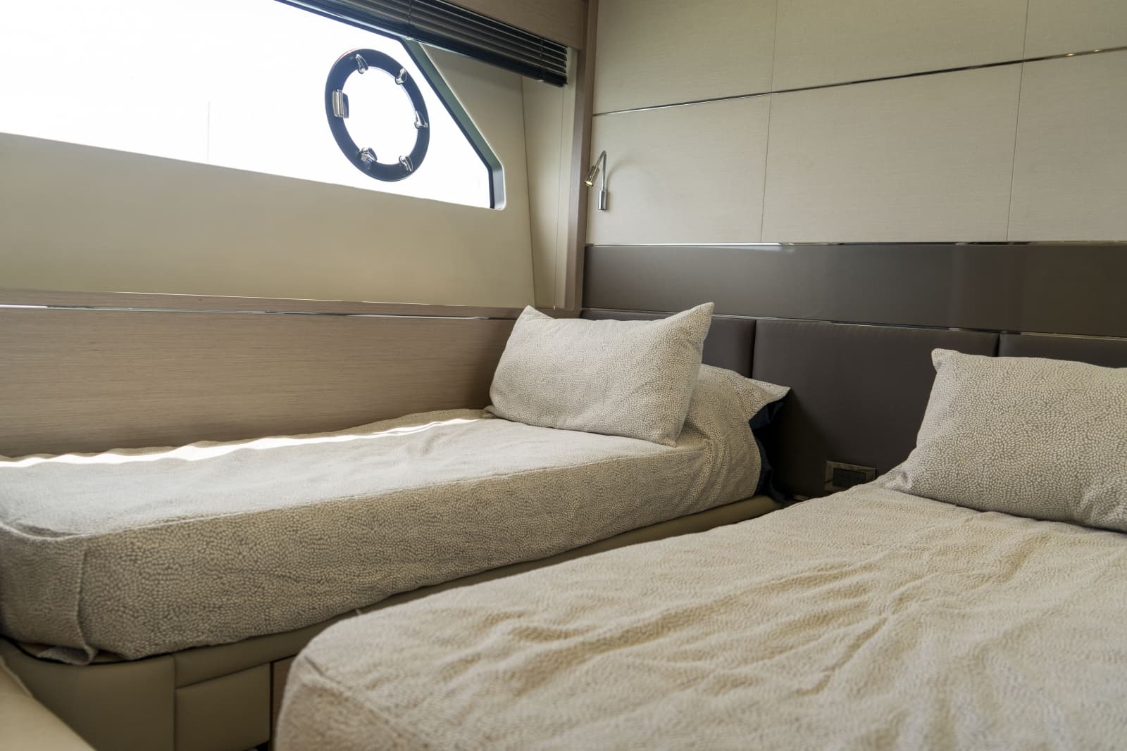 2020 Sunseeker 74 Sport Yacht - Photo 44