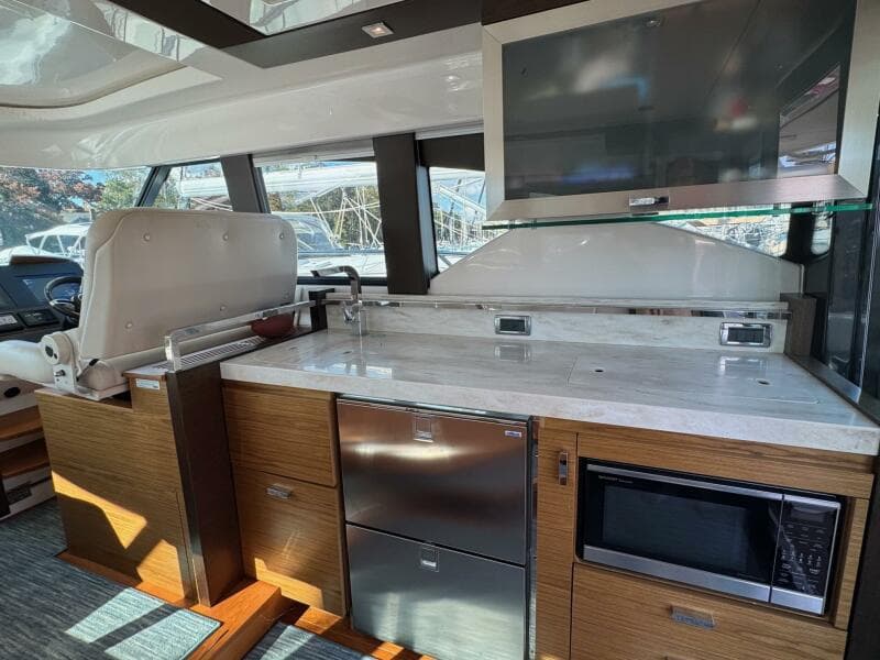 2017 Tiara Yachts 44 Coupe