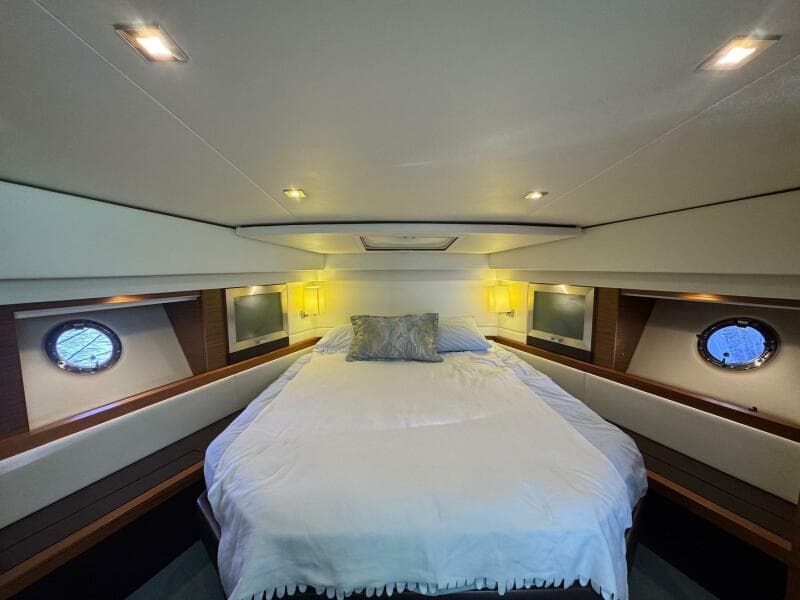 2017 Tiara Yachts 44 Coupe