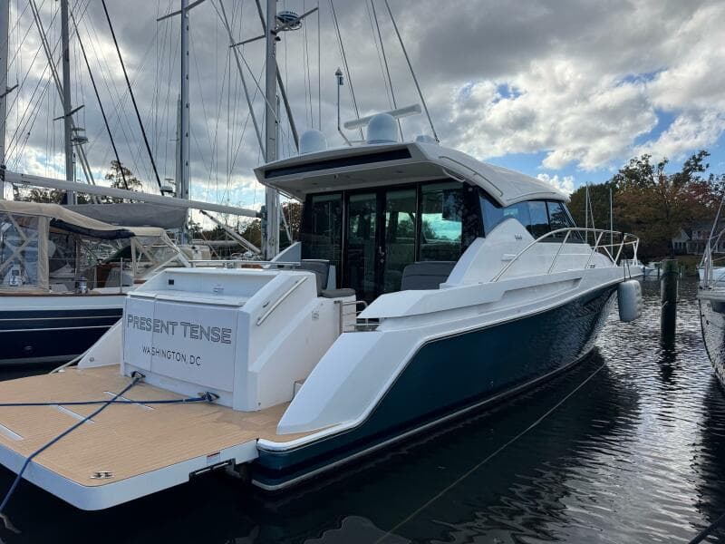2017 Tiara Yachts 44 Coupe