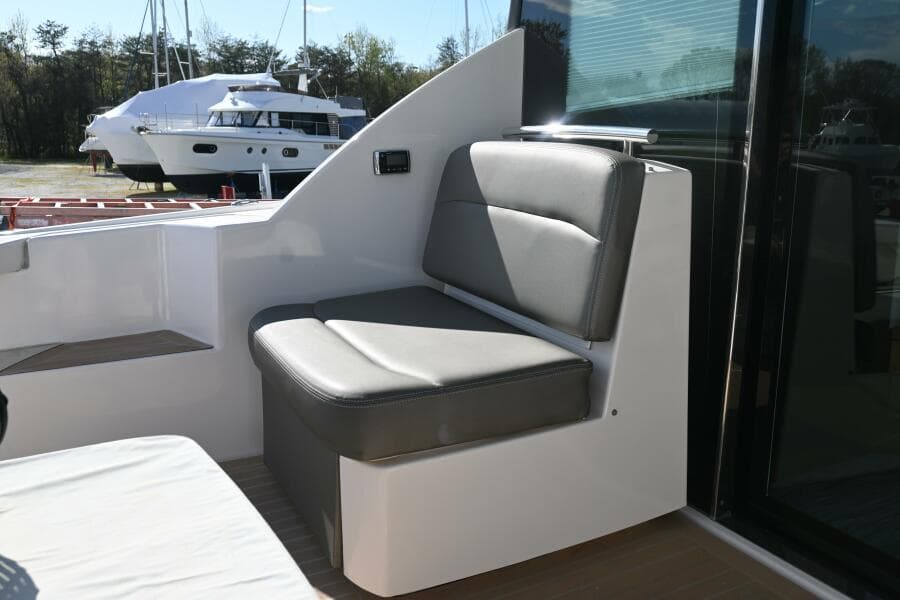 2017 Tiara Yachts 44 Coupe