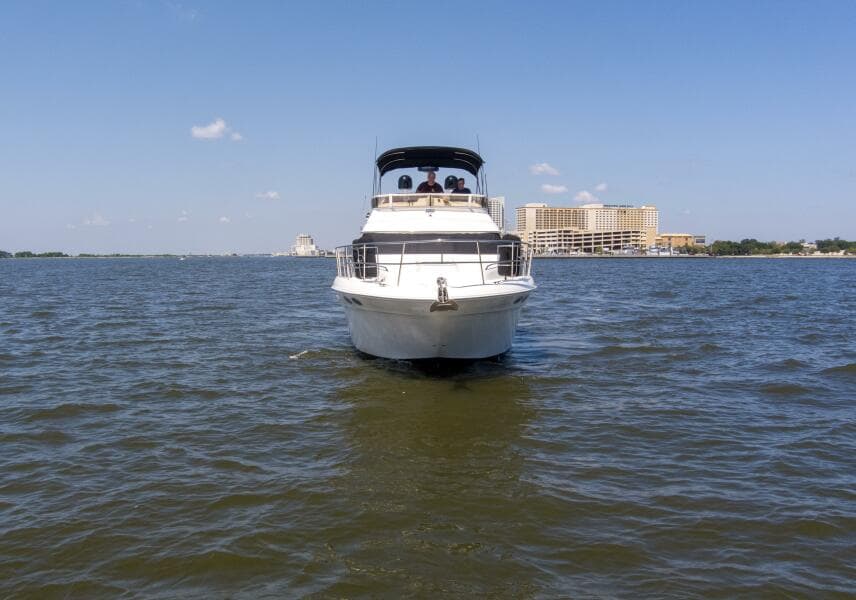 2000 40 Sea Ray 400 Sedan Bridge Silver Lining Exterior (2)