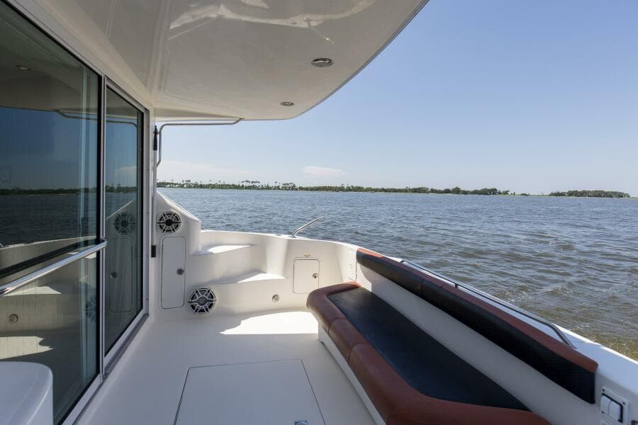 2000 40 Sea Ray 400 Sedan Bridge Silver Lining Mezzanine (1)