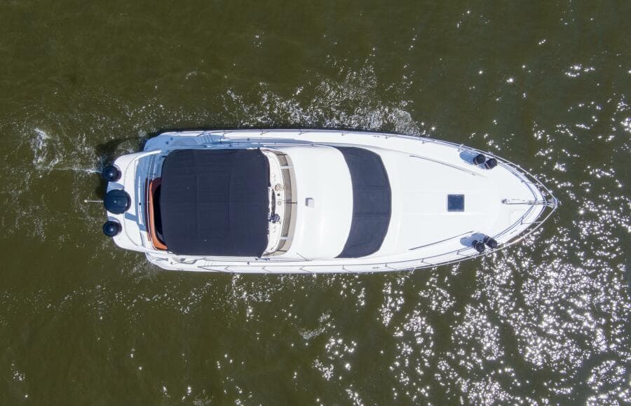 2000 40 Sea Ray 400 Sedan Bridge Silver Lining Exterior (6)