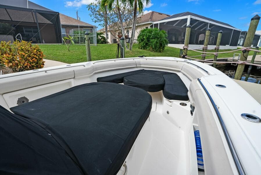 2019 Boston Whaler 380 Outrage 'Lima Kilo' - Bow