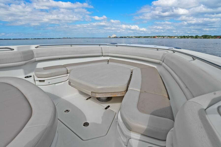 2019 Boston Whaler 380 Outrage 'Lima Kilo' - Bow