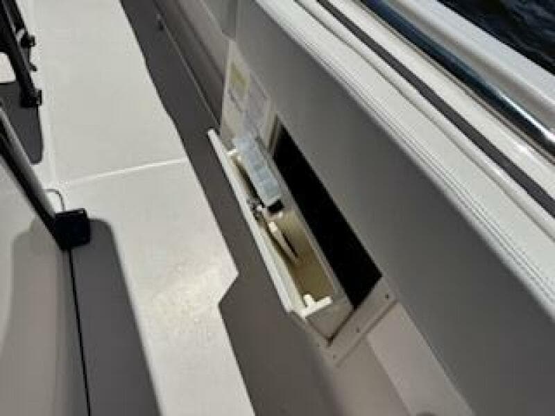 2022 Robalo R242 Center Console