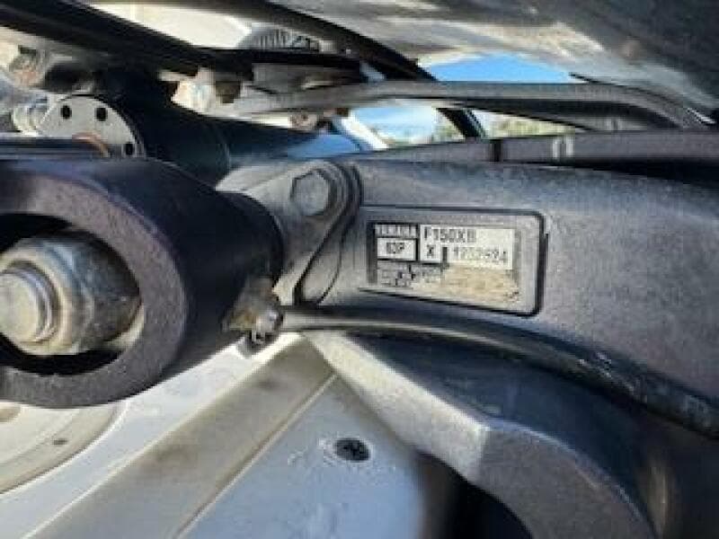 2022 Robalo R242 Center Console