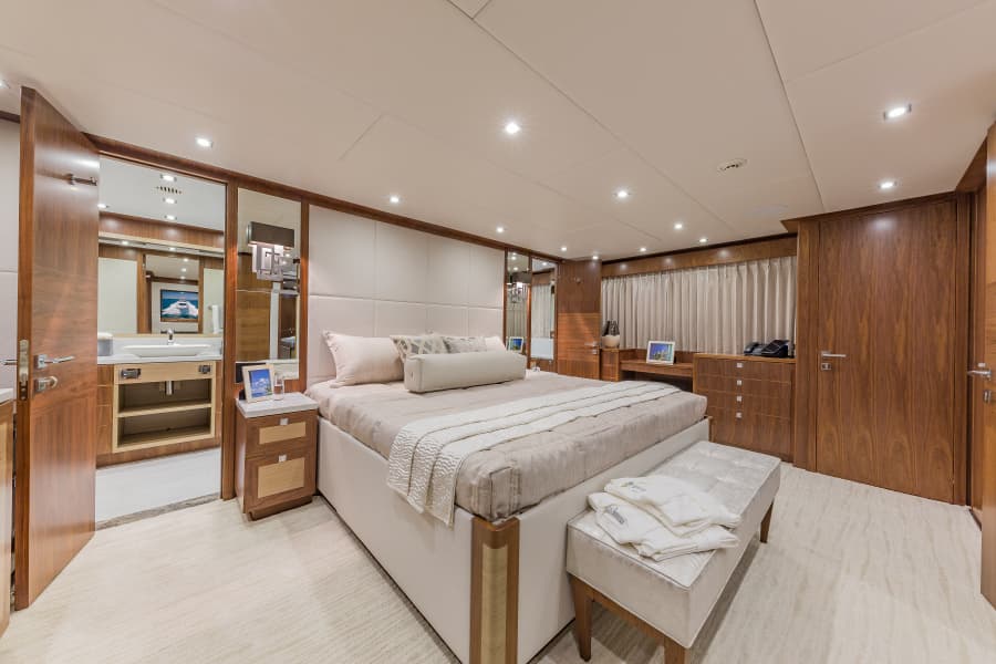 2018 Hargrave Raised Pilothouse