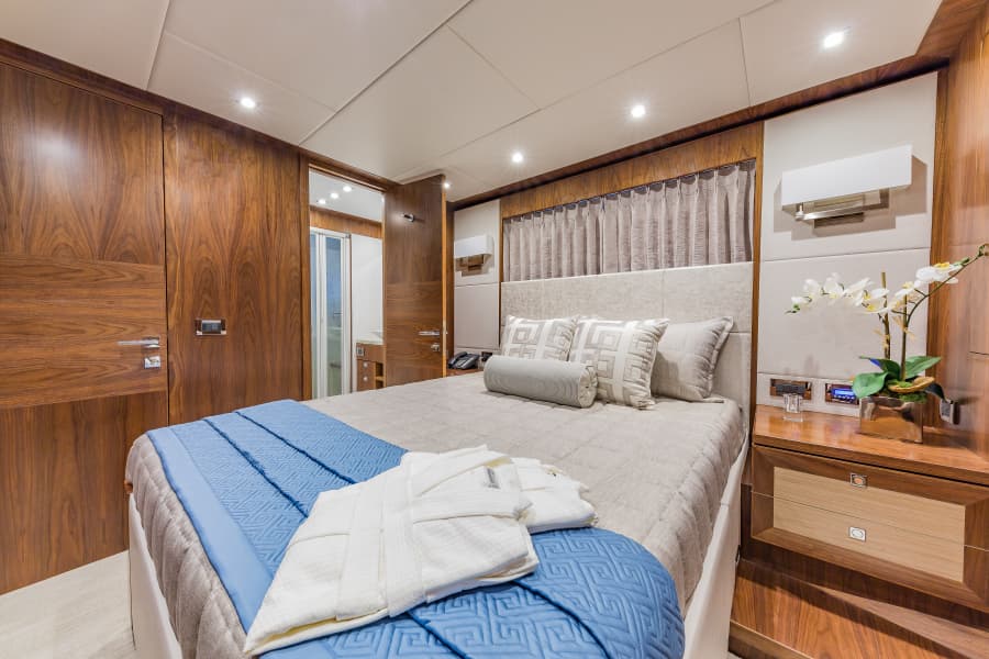 2018 Hargrave Raised Pilothouse