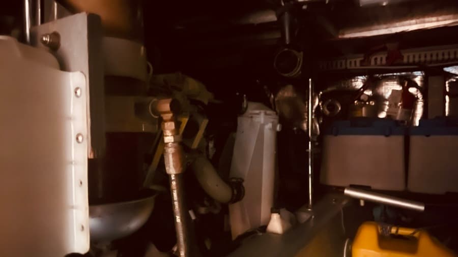 1997 CARVER YACHTS 500 COCKPIT MY