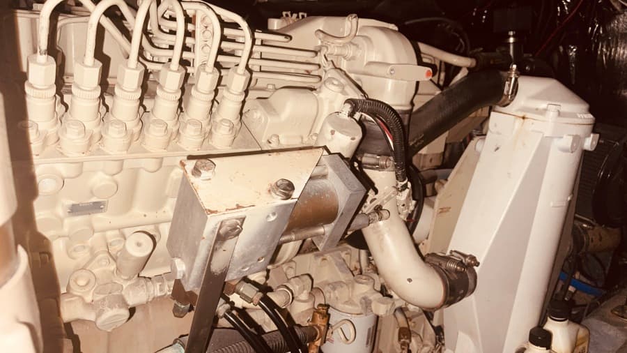 1997 CARVER YACHTS 500 COCKPIT MY