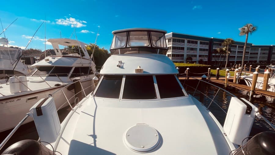 1997 CARVER YACHTS 500 COCKPIT MY