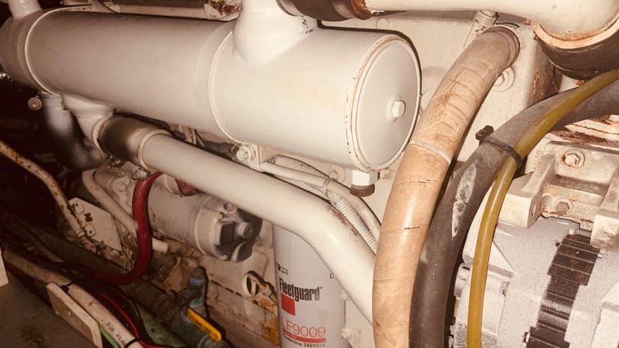 1997 CARVER YACHTS 500 COCKPIT MY