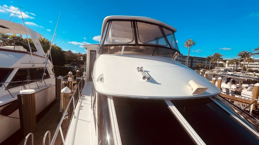 1997 CARVER YACHTS 500 COCKPIT MY