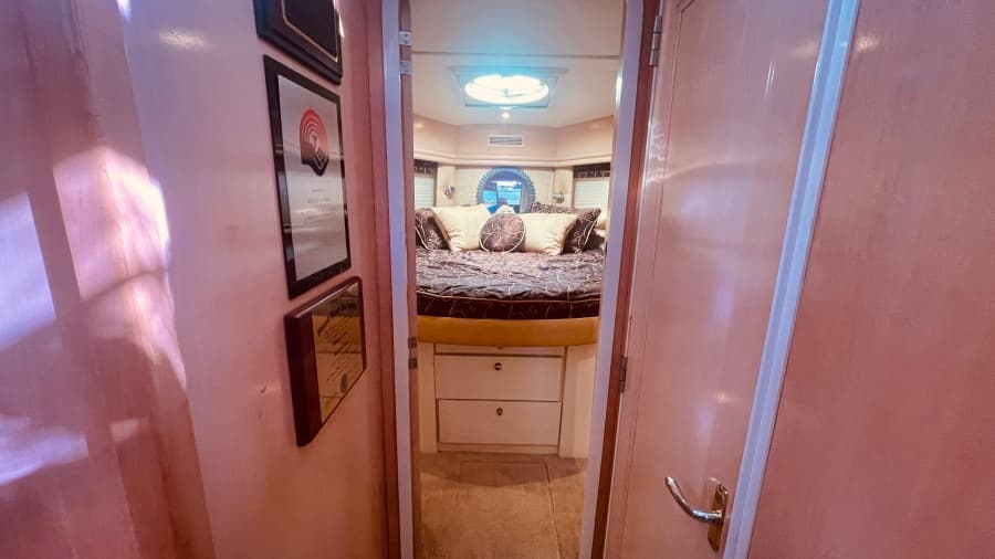 1997 CARVER YACHTS 500 COCKPIT MY