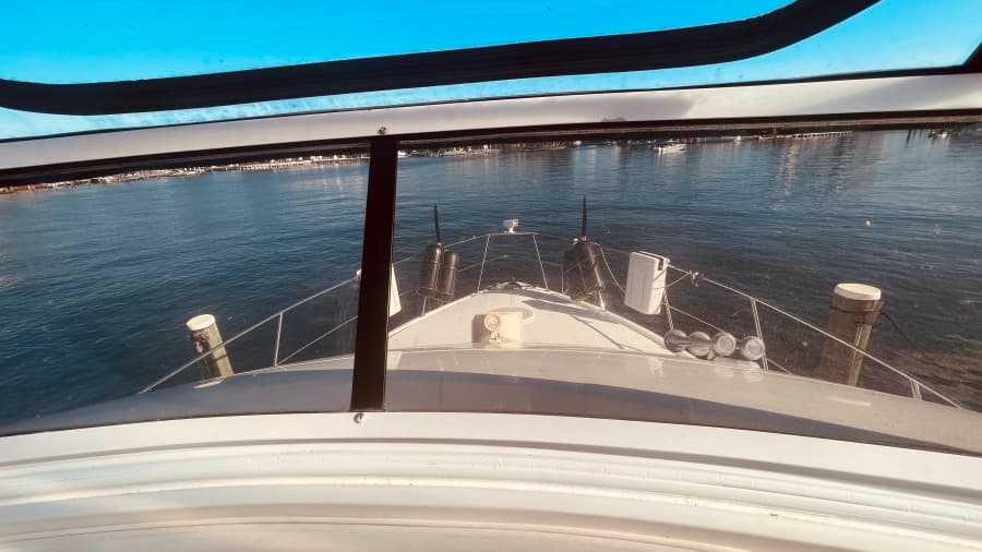 1997 CARVER YACHTS 500 COCKPIT MY