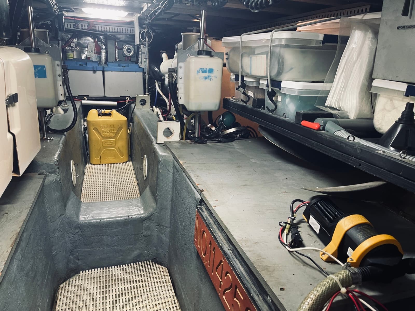 1997 CARVER YACHTS 500 COCKPIT MY - Photo 82
