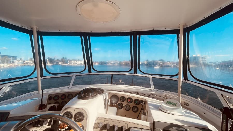 1997 CARVER YACHTS 500 COCKPIT MY