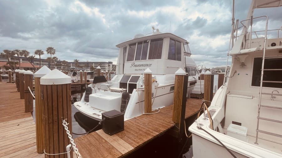 1997 CARVER YACHTS 500 COCKPIT MY